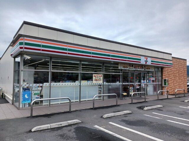 コンビニ　セブンイレブン寄居バイパス店（コンビニ）まで750m