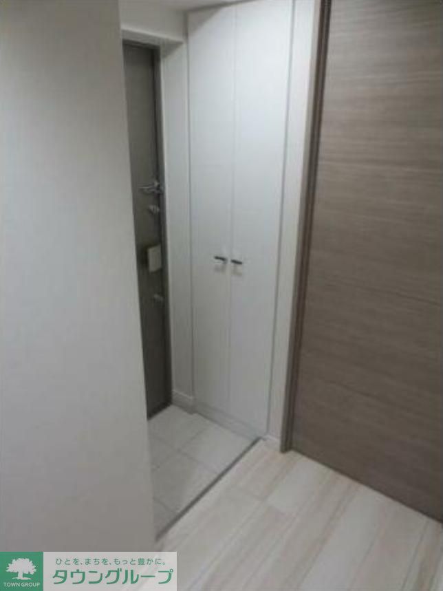 玄関　同じタイプの別部屋写真