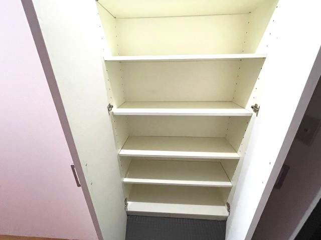 収納　イメージとして同マンション他部屋を表示しています