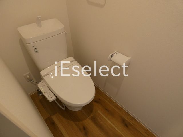 トイレ　嬉しいウォシュレット付き