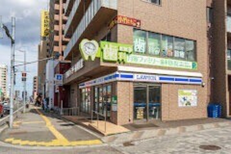 コンビニ　ローソン札幌月寒中央通店（コンビニ）まで206m