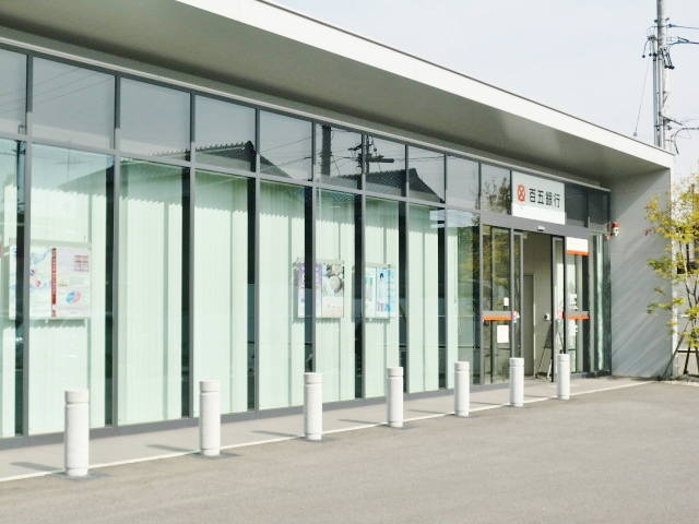 銀行　百五銀行上野支店緑ヶ丘出張所（銀行）まで763m