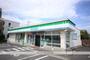 コンビニ　ファミリーマート（コンビニ）まで322m