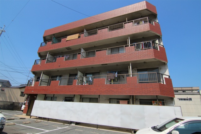 下関市汐入町のマンションの建物外観