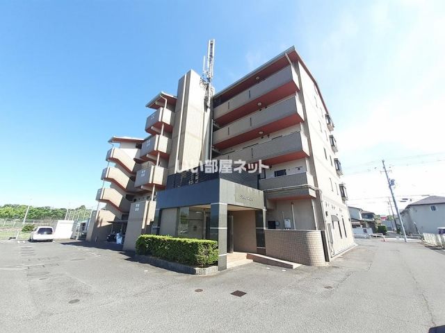 伊賀市小田町のマンションの建物外観