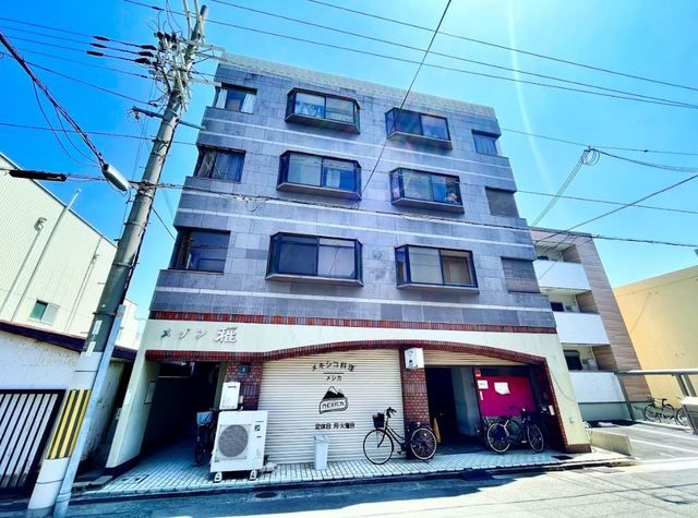 和歌山市新中通のマンションの建物外観