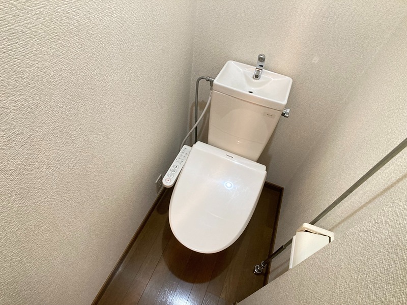トイレ　101号室参照（反転間取）