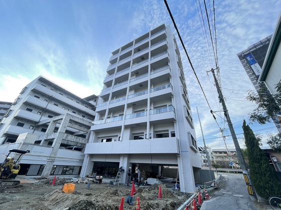 【広島市東区牛田南のマンションの建物外観】