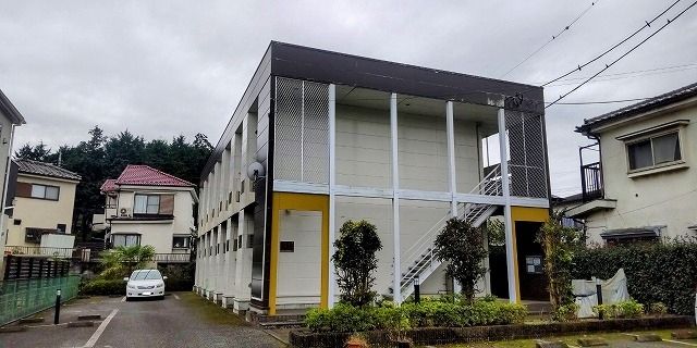 【レオパレスルピナスの建物外観】