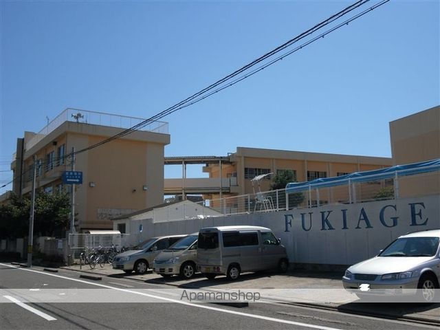 小学校　吹上小学校（小学校）まで240m