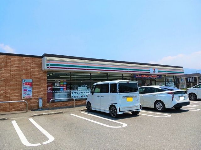 コンビニ　セブンイレブン（コンビニ）まで1600m