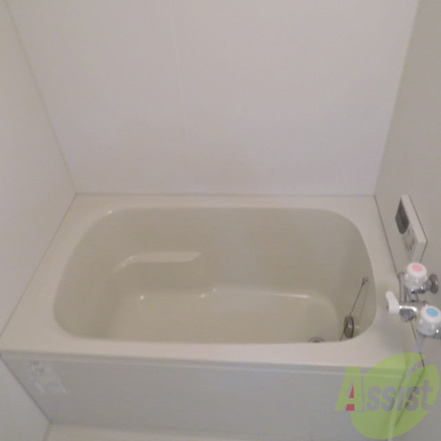 バス・シャワールーム　浴槽があるので、疲れた時はゆっくりと湯船につかりましょう。