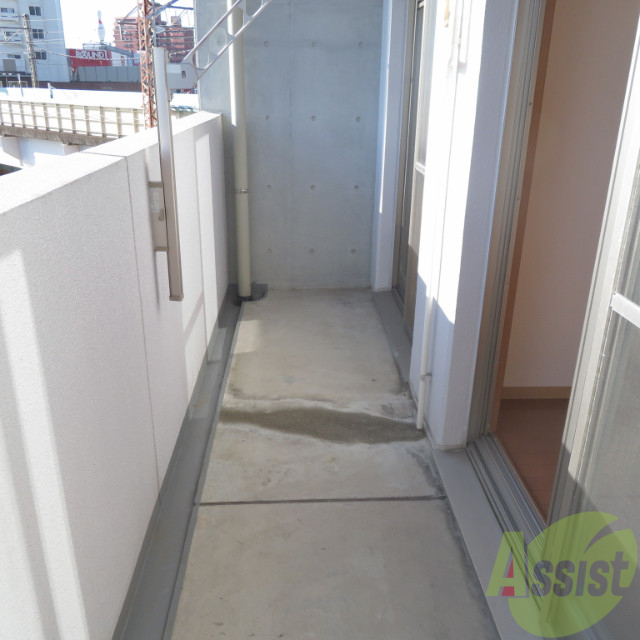 バルコニー　お天気のいい日はバルコニーで洗濯物も干せますよ。