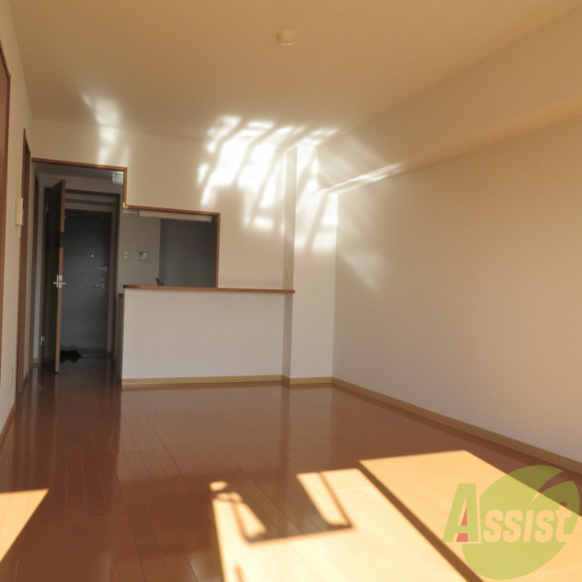 居室・リビング　明るい光が差し込む素敵なお部屋ですね～。