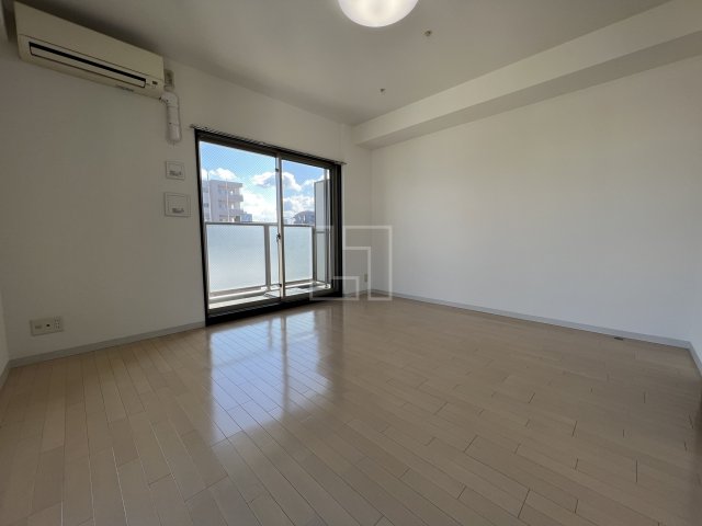 居室・リビング　ルクレ西長堀　洋室