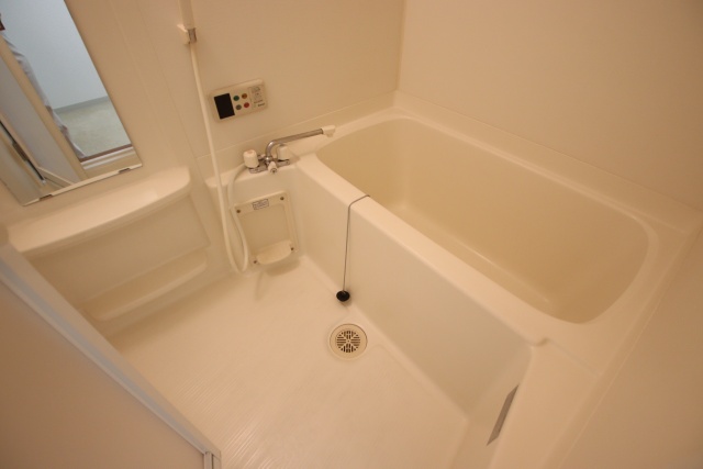 バス・シャワールーム　※別部屋の参考写真の為、現状優先です。