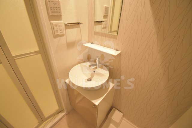 洗面設備　独立洗面台で身支度をすべて済ませてしまいましょう