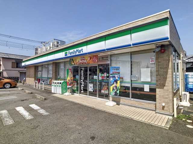 コンビニ　ファミリーマート新富士みなみ店（コンビニ）まで866m
