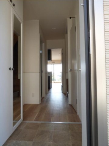 玄関　シューズボックスのある玄関です