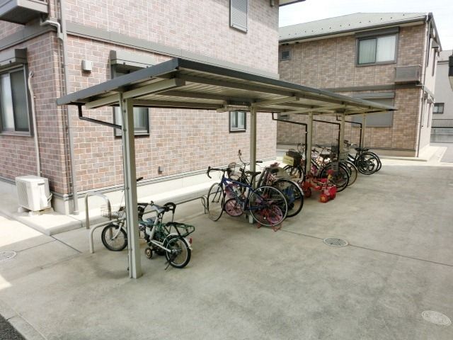 その他共有部分　屋根付き駐輪場