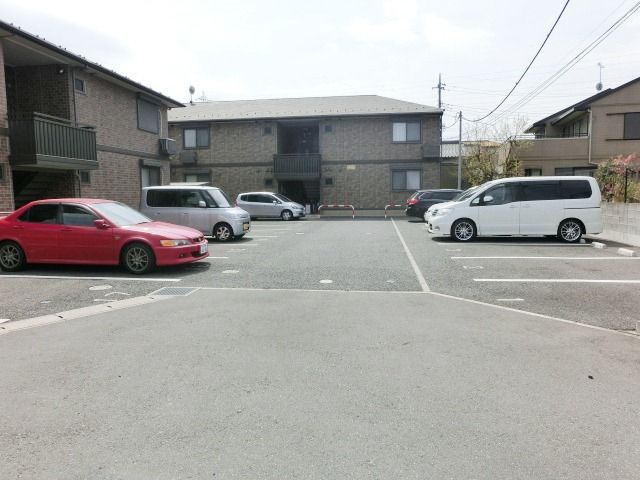 駐車場　敷地内駐車場ございます。