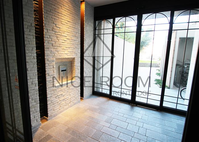 エントランス　レジュールアッシュウエストレジス　エントランス