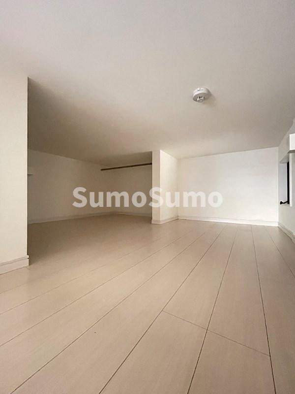 その他部屋・スペース　開放的な寝室です