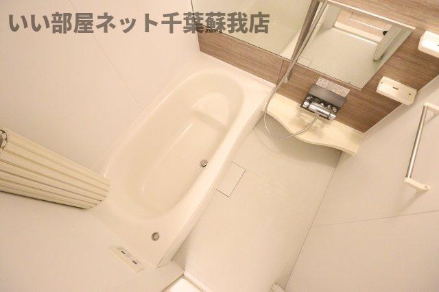 バス・シャワールーム　落ち着いた空間のお風呂です