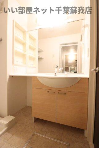 洗面設備　朝の準備に活躍する、洗髪洗面化粧台！