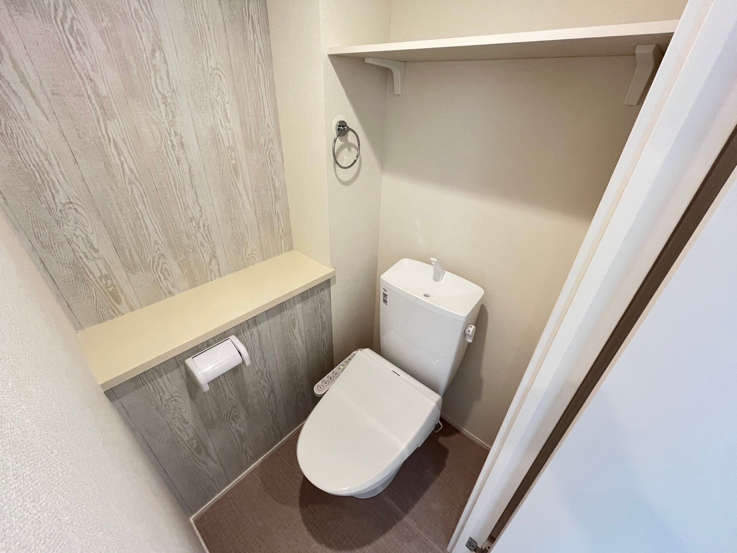 トイレ　※モデル写真となります。