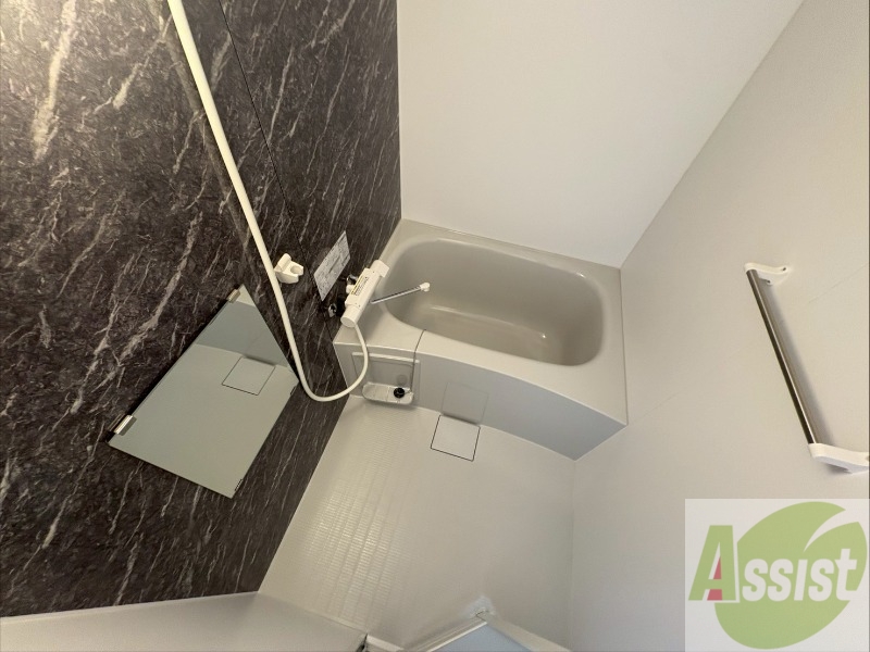 バス・シャワールーム　お風呂になります。一日の疲れを癒してくださいね。