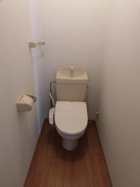 トイレ　１０１　温水洗浄暖房便座