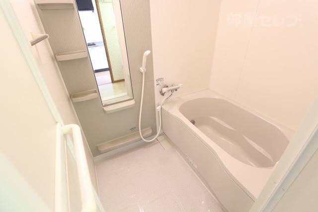 バス・シャワールーム　疲れをとってくれそうなお風呂です