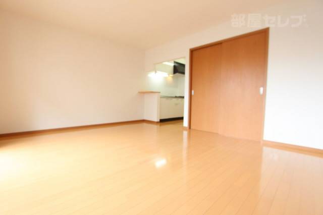 居室・リビング　広々としたリビングです