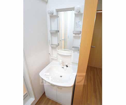 洗面設備　独立洗面所です