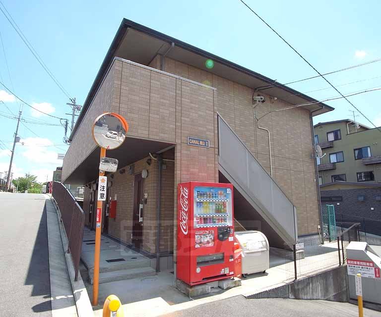 建物外観　築浅単身マンション！