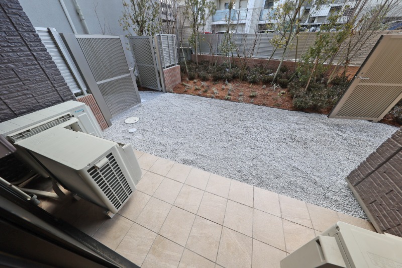 バルコニー　テラス