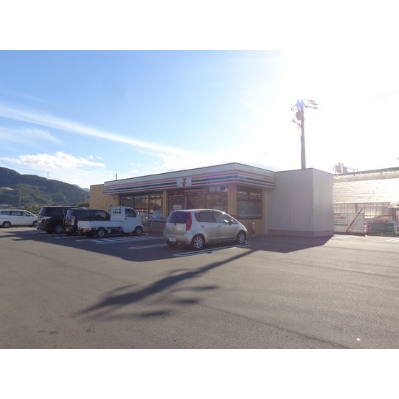 コンビニ　セブンイレブン更埴雨宮店（コンビニ）まで2545m