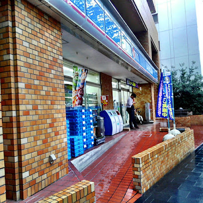 コンビニ　ローソン 仙台大町二丁目店（コンビニ）まで500m