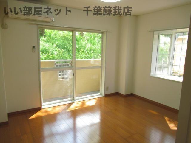 居室・リビング　スタンダードな洋室です