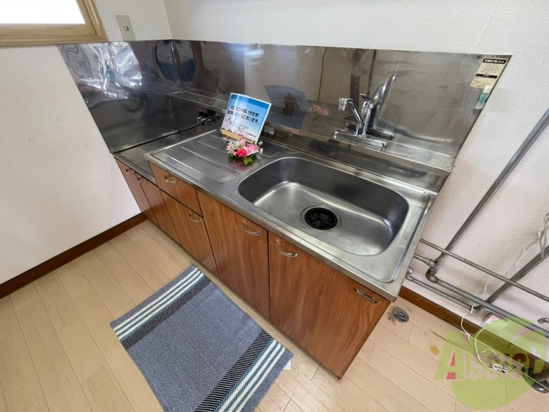 キッチン　ガスキッチンです。２口コンロが設置できます。