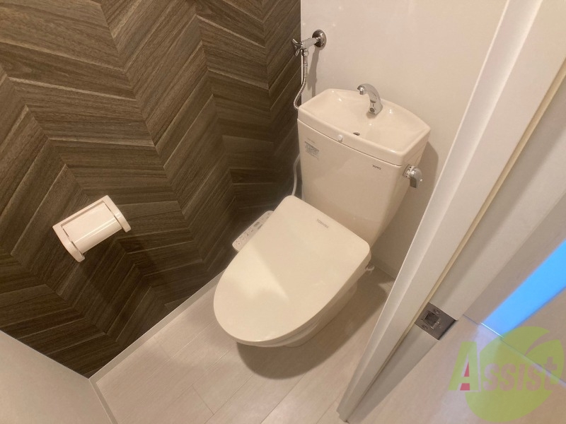 トイレ　シャワートイレになっているので快適です！