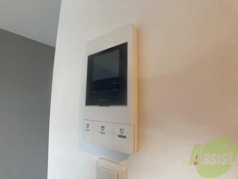 セキュリティ　モニタ付インターホンです。セキュリティ面も安心ですね！