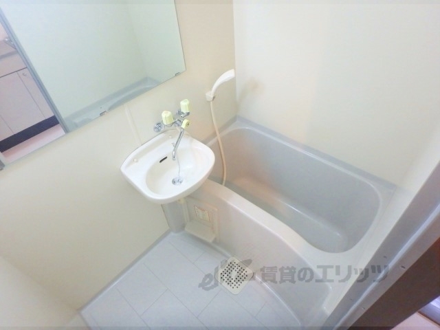 バス・シャワールーム　バス