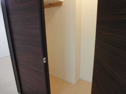 収納　プライムアーバン堺筋本町　ウォークインクローゼット