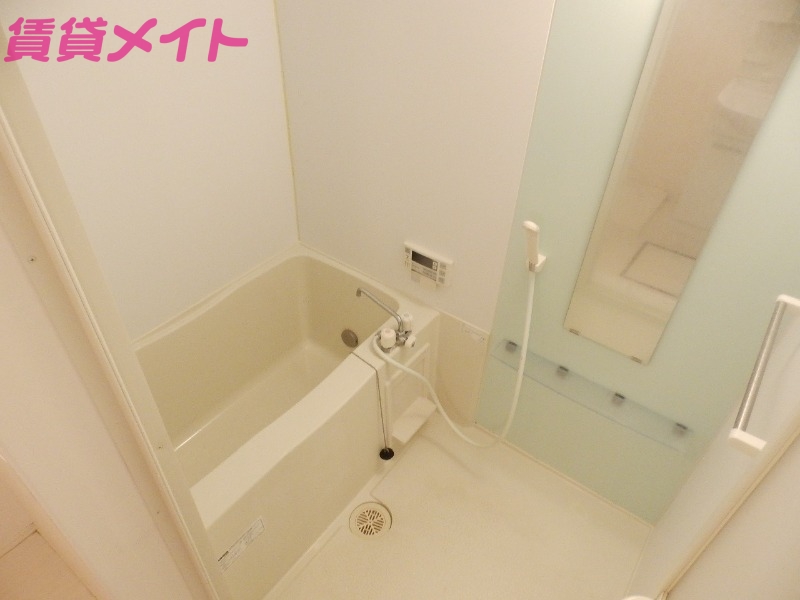 バス・シャワールーム　同物件別室の画像です