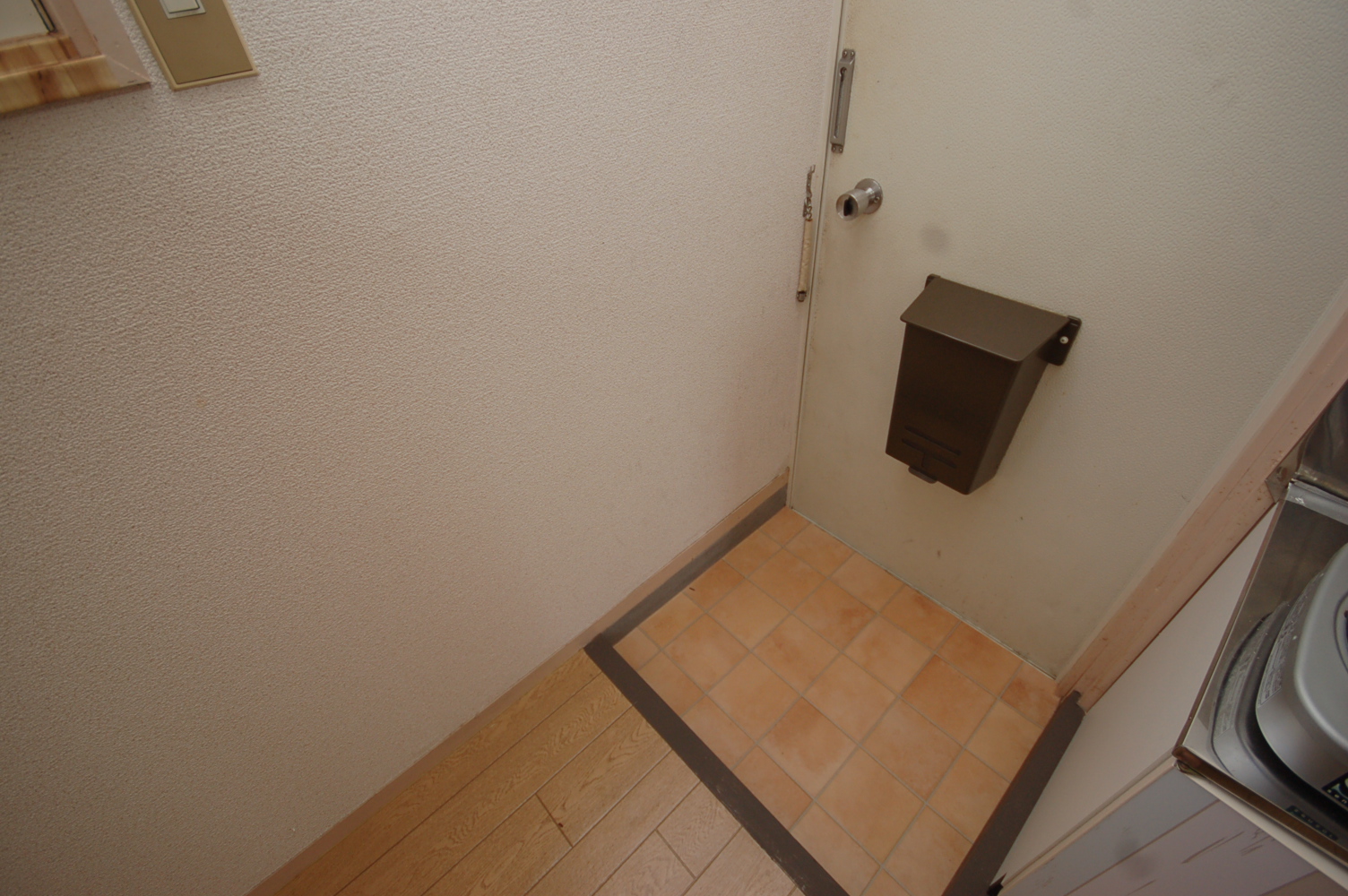 玄関　101号室写真