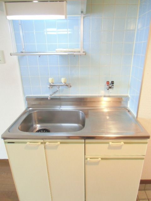 キッチン　収納力のあるキッチン　ガスコンロ設置可