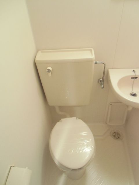 トイレ　3点ユニットバス　綺麗なトイレ