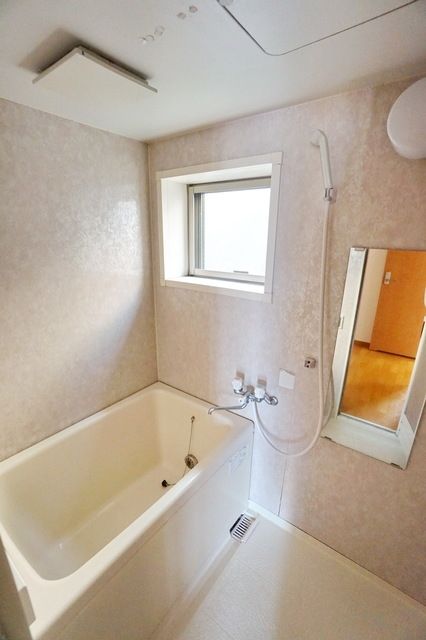 バス・シャワールーム　別部屋参考写真です